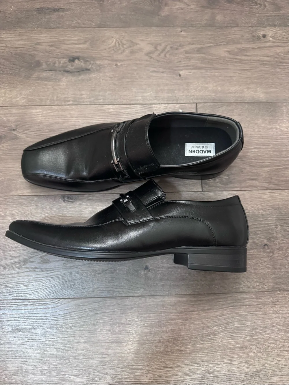 Steve Madden Black Leather Bit-Detail Slip-On Loafers